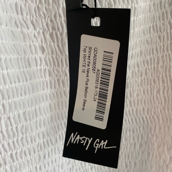 NWT Nasty Gal Shirred Balloon Sleeve Top (Plus) - Picture 9 of 11